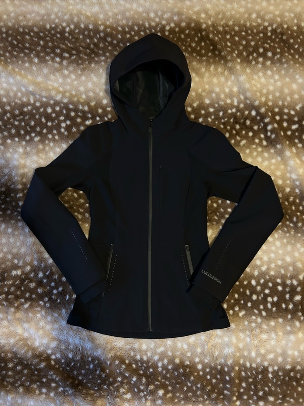 Lululemon Black Cross Chill RepelShell Jacket Size 4 $198